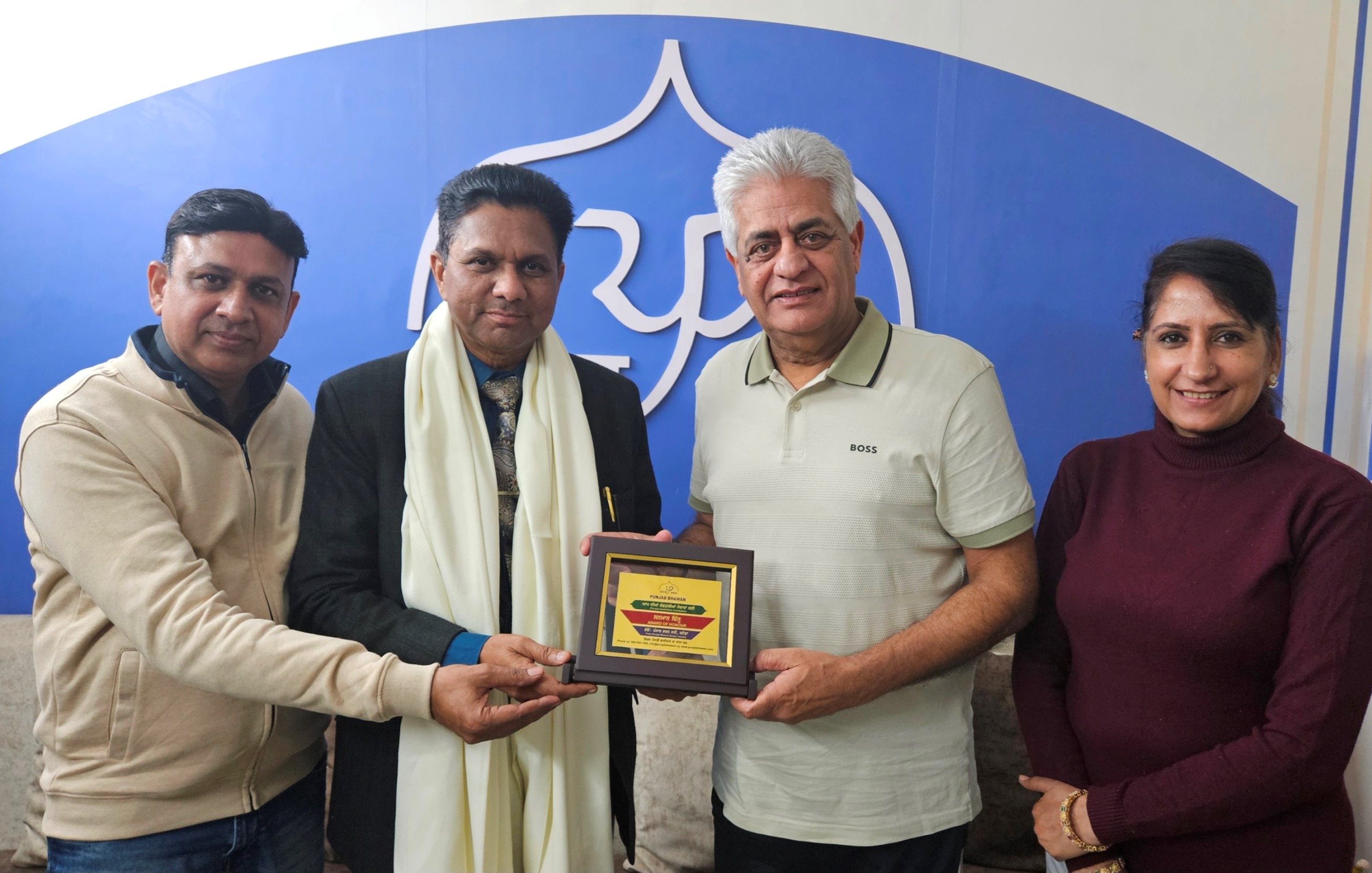ਪੰਜਾਬ ਭਵਨ ਸਰੀ ਵੱਲੋਂ ਸ਼ਾਨਦਾਰ ਸਾਹਿਤਕ ਸੇਵਾਵਾਂ ਲਈ ਬਲਜਿੰਦਰ ਮਾਨ ਸਨਮਾਨਿਤ